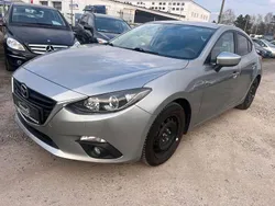 Grau Gebraucht 2015 Mazda 3 Center-Line Limousine | 4.900 € (Superpreis)
