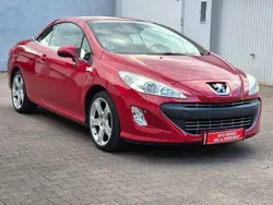Rot Gebraucht 2009 Peugeot 308 CC Platinum Cabrio | 9.450 € (Etwas zu teuer)