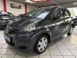 Grau Gebraucht 2009 Toyota Aygo City Kleinwagen | 6.900 € (Teuer)