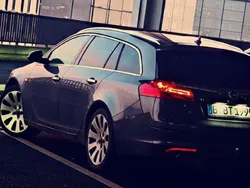 Grau Gebraucht 2009 Opel Insignia Kombi | 6.900 € (Etwas zu teuer)