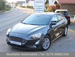 Grau Gebraucht 2020 Ford Focus Titanium Limousine | 17.690 € (Guter Preis)