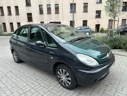 Grün Gebraucht 2002 Citroën Xsara Van / Kleinbus | 1.250 €
