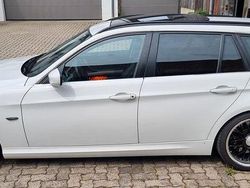 Weiß Gebraucht 2011 BMW 330 Performance Kombi | 8.000 € (Guter Preis)