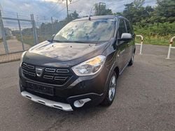 Schwarz Gebraucht 2020 Dacia Lodgy Stepway Van / Kleinbus | 14.490 € (Fairer Preis)