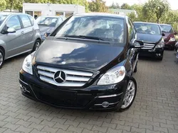 Schwarz Gebraucht 2011 Mercedes B200 Van / Kleinbus | 9.990 € (Etwas zu teuer)