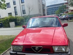 Rot Gebraucht 1992 Alfa Romeo 75 Limousine | 16.500 €
