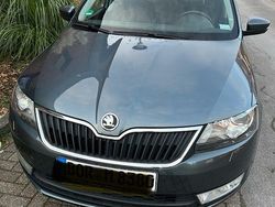 Grau Gebraucht 2016 Skoda Rapid Joy Limousine | 8.900 € (Fairer Preis)