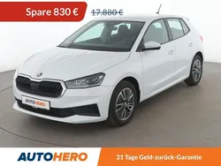 Weiß Gebraucht 2022 Skoda Fabia Tour Limousine | 16.250 € (Fairer Preis)
