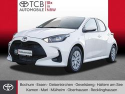 Weiß Neu 2025 Toyota Yaris Hybrid Business Edition Limousine | 23.479 € (Guter Preis)