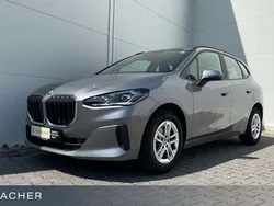 Skyscraper grau metallic Gebraucht 2024 BMW 218 Van / Kleinbus | 28.849 € (Guter Preis)