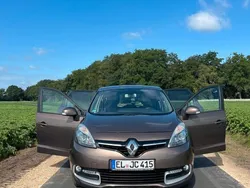Braun Gebraucht 2014 Renault Scénic III Initiale Paris Van / Kleinbus | 5.000 € (Guter Preis)