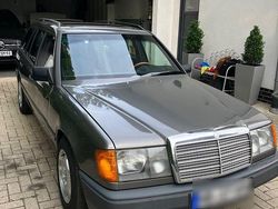 Braun Gebraucht 1989 Mercedes 200 Kombi | 5.900 €