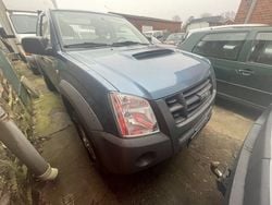 Blau (blau) Gebraucht 2010 Isuzu D-Max Abholung | 10.900 € (Fairer Preis)