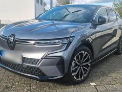 Grau Gebraucht 2022 Renault Mégane Limousine | 27.490 € (Guter Preis)