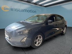 Blau Gebraucht 2021 Ford Focus Limousine | 15.799 € (Fairer Preis)
