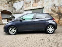 Violett Gebraucht 2013 Toyota Yaris Edition Limousine | 6.900 € (Guter Preis)
