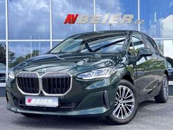 Grün (sanremo green metallic) Gebraucht 2023 BMW 218 Performance Van / Kleinbus | 28.790 € (Fairer Preis)