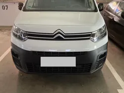 Schwarz Gebraucht 2021 Citroën Berlingo Feel Van / Kleinbus | 16.000 € (Fairer Preis)