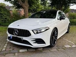 Weiß Gebraucht 2019 Mercedes 220 AMG line Kombi | 26.900 €