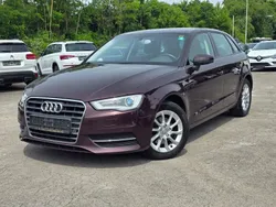 Rot Gebraucht 2015 Audi A3 Sportback Attraction Limousine | 10.990 € (Guter Preis)