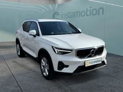 Weiß Gebraucht 2024 Volvo XC40 Core SUV | 36.240 € (Guter Preis)