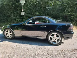 Schwarz Gebraucht 2000 Mercedes SLK230 AMG Cabrio | 6.400 € (Etwas zu teuer)