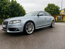Grau Gebraucht 2009 Audi A4 Limousine | 5.900 € (Guter Preis)