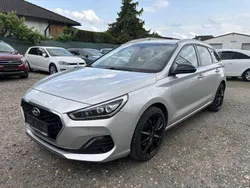 Platinum silver / mic Gebraucht 2019 Hyundai i30 YES! Kombi | 13.500 € (Fairer Preis)