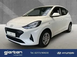 Mangrove green / mic Gebraucht 2024 Hyundai Bayon Trend SUV | 19.600 € (Superpreis)