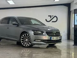 Grau Gebraucht 2016 Skoda Superb LAURIN & KLEMENT Limousine | 17.950 € (Fairer Preis)