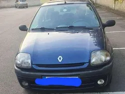 Blau Gebraucht 2000 Renault Clio II Limousine | 3.000 € (Teuer)
