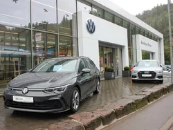 Grau Gebraucht 2022 VW Golf VIII R-line Kombi | 24.590 € (Fairer Preis)