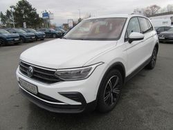 Pure white uni Gebraucht 2023 VW Tiguan SUV | 21.950 €