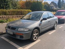 Grau Gebraucht 1994 Mazda 323S Limousine | 2.000 €