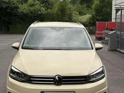 Beige Gebraucht 2024 VW Touran Highline Van / Kleinbus | 25.000 € (Guter Preis)