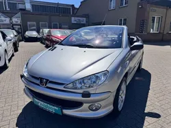 Grau Gebraucht 2005 Peugeot 206 CC Platinum Cabrio | 4.490 € (Teuer)
