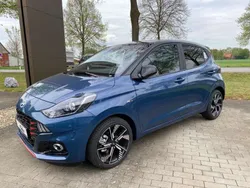 Vibrant blue/ phantom black / Neu 2025 Hyundai i10 N Line Kleinwagen | 21.990 € (Etwas zu teuer)