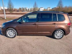 Braun Gebraucht 2017 VW Touran Comfortline Van / Kleinbus | 12.250 € (Fairer Preis)