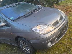 Grau Gebraucht 2001 Renault Scénic Van / Kleinbus | 990 € (Teuer)