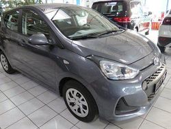 Grau Gebraucht 2018 Hyundai i10 Classic Kleinwagen | 11.999 € (Etwas zu teuer)