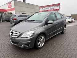 Grau Gebraucht 2011 Mercedes B180 Van / Kleinbus | 3.999 € (Superpreis)