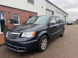 Grau Gebraucht 2014 Lancia Voyager S Van / Kleinbus | 10.980 € (Guter Preis)