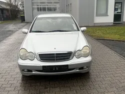 Silber Gebraucht 2002 Mercedes C200 Classic Limousine | 1.250 € (Fairer Preis)