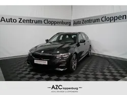 Black sapphire metallic Gebraucht 2021 BMW 330e M Sport Kombi | 27.950 € (Fairer Preis)