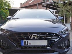 Grau Gebraucht 2021 Hyundai i30 Trend Limousine | 16.400 € (Fairer Preis)