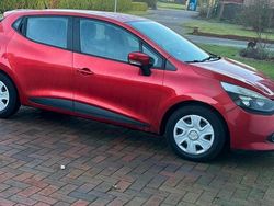 Rot Gebraucht 2013 Renault Clio IV Limousine | 4.600 €