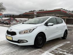 Weiß Gebraucht 2014 Kia Ceed Kleinwagen | 6.750 € (Fairer Preis)