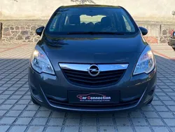 Grau Gebraucht 2010 Opel Meriva Design Edition Van / Kleinbus | 2.999 € (Fairer Preis)