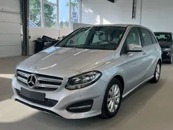 Silber Gebraucht 2015 Mercedes B180 Van / Kleinbus | 14.500 € (Fairer Preis)