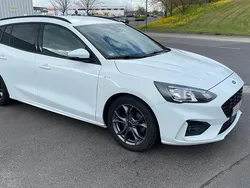 Weiß Gebraucht 2019 Ford Focus ST-Line Kombi | 12.150 € (Superpreis)
